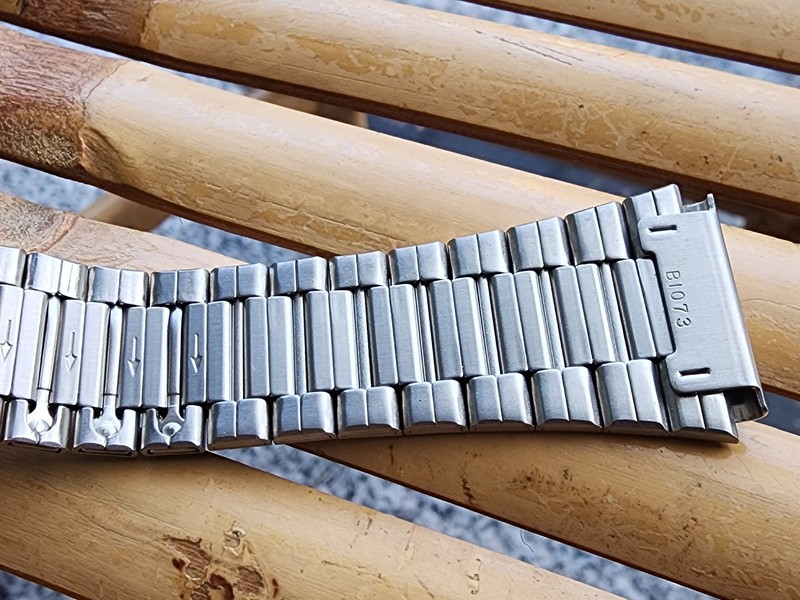 Nos Genuine Original Vintage Seiko SQ Bracelet Band 20mm 7a28-703a B1073 B1073s gallery
