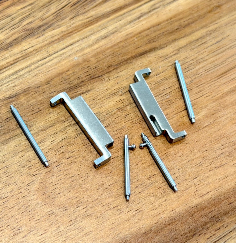 18mm to 22mm Watch Strap Adapter – Silver Lug Converters for Casio AE-1200WH