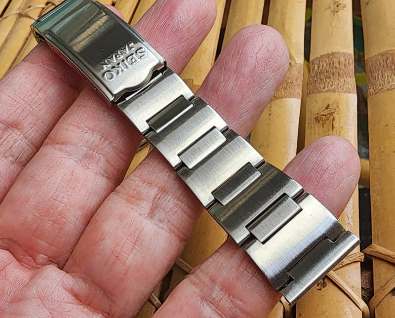 VINTAGE SEIKO BRACELET 19MM Straight End RARE H-Links.