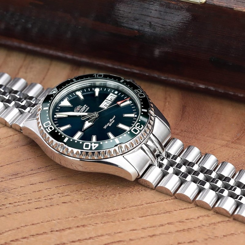 Lightweight 22mm Stainless Steel Band with Double Push Clasp for Elegant Watches gallery