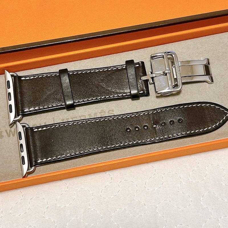 Hermès Apple Watch 44mm Leather Band Barenia Ebène Used