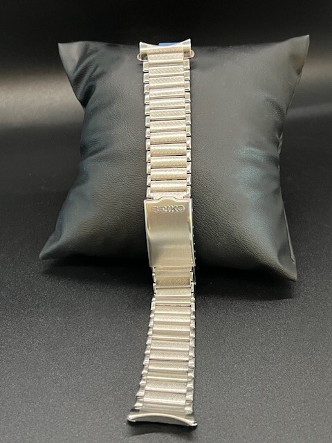 US Seller! NOS OEM Seiko Stelux 19mm Bracelet w/ Curved End Links
