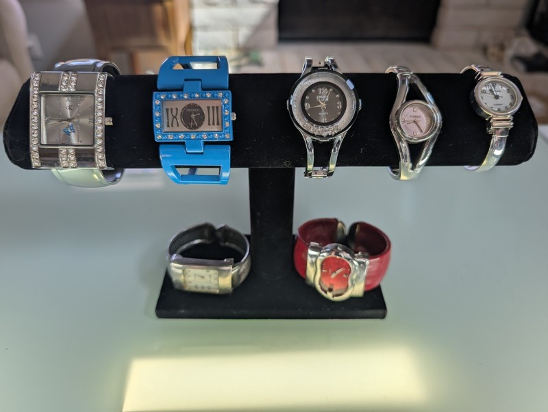 Lot Of 7 Woman's Clip Band Watches. Variety Of Styles And Colors For Any Outfit.