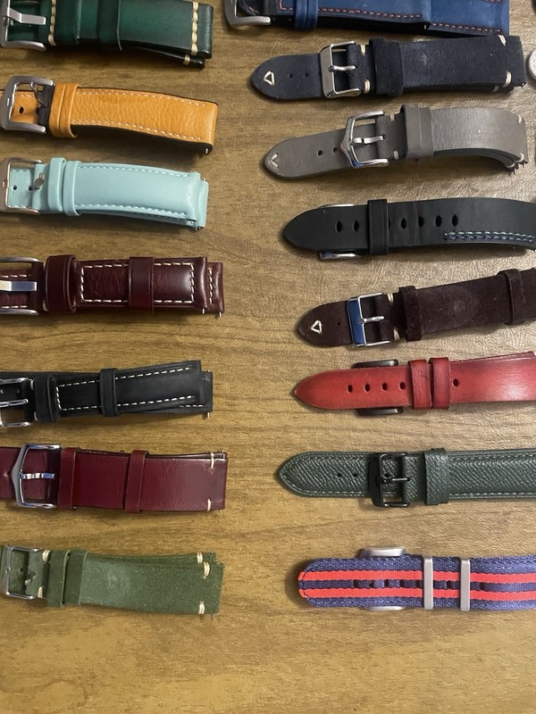 Lot of 40 Used Watch Bands Straps Leather Nylon Rubber Multicolor 18/20/22mm gallery