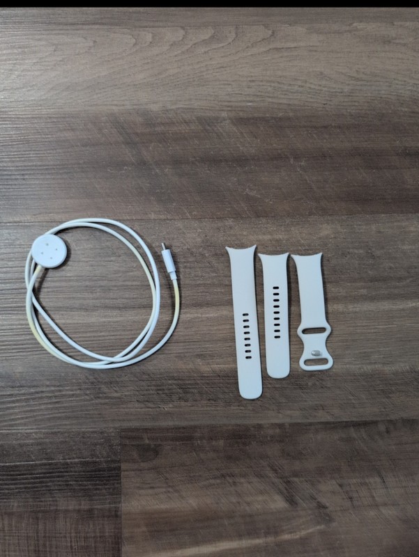 Google Pixel 2 watch bands 41 mm and charger