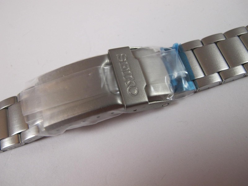 SEIKO MENS OLD STOCK Z BAND MATTER FINISH WITH 18MM CURVED END PIECE 44Y5 gallery