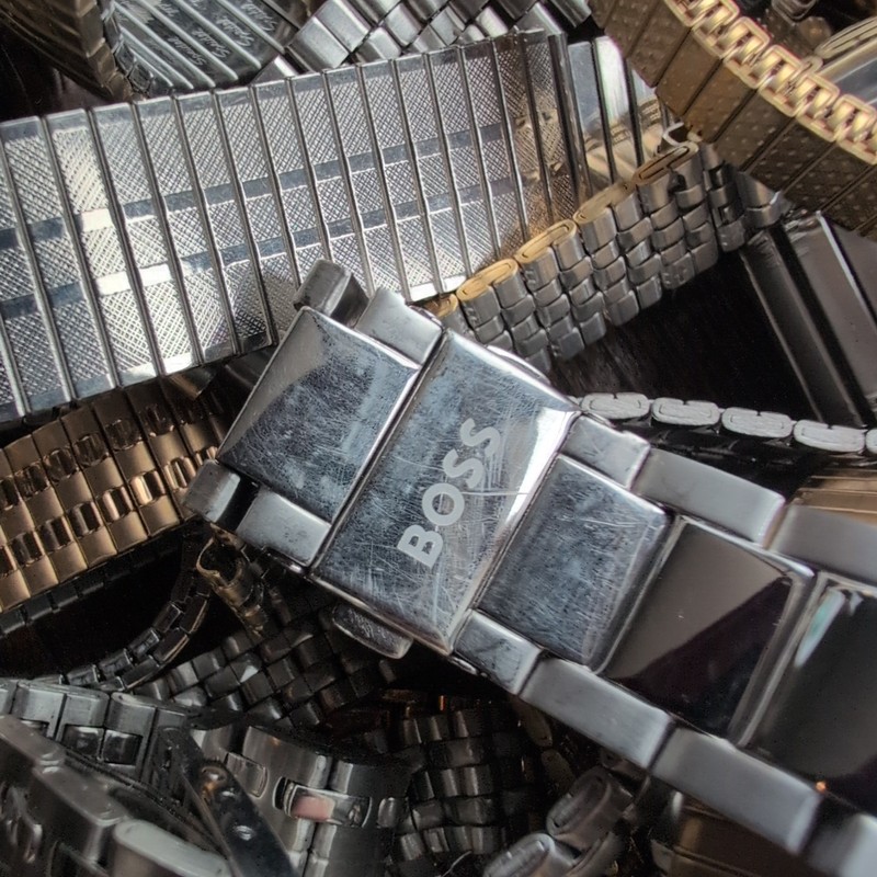 2.5kg Of Mens and Ladies Watch Bracelets, Mainly New Stock (DR13) gallery