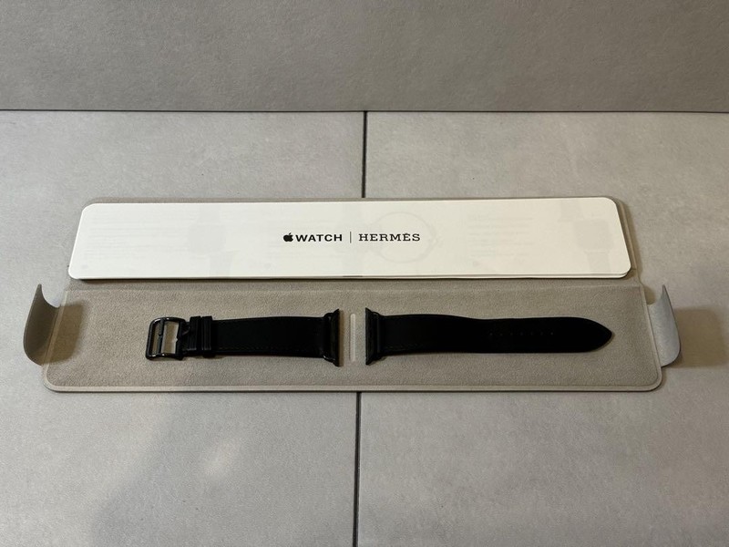 Apple Watch Hermes 44mm Leather Strap Black Used Excellent Condition