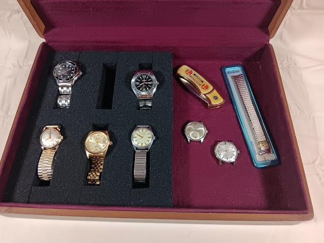 Vintage 6 Slot Watch Storage Box With Helbros Watch Face gallery