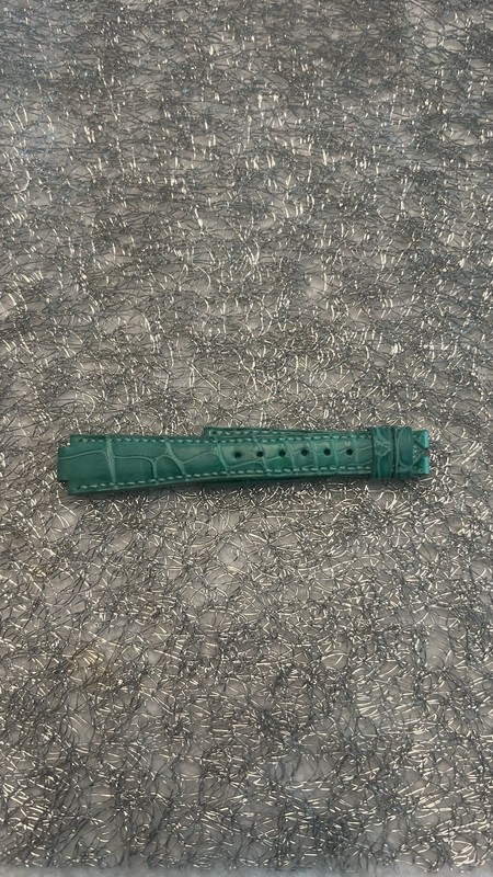 Genuine HARRY WINSTON Emerald Green Alligator Strap Notched 18x13mm
