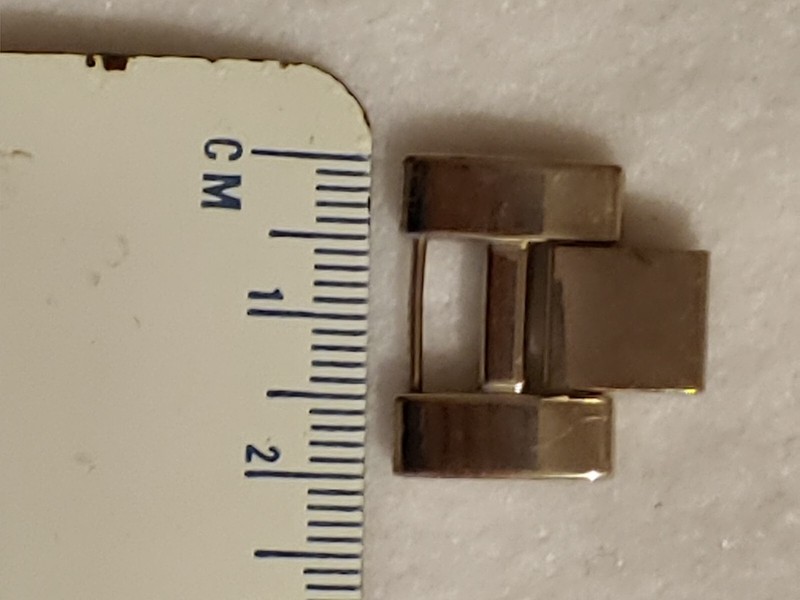 one – Link Extender, 20 mm Wide as shown in pictures