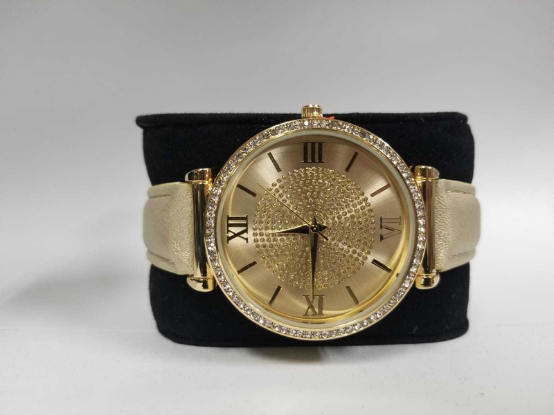 Set of 8 Black Velvet Watch Bracelet Pillows for Case Box Display Stand gallery