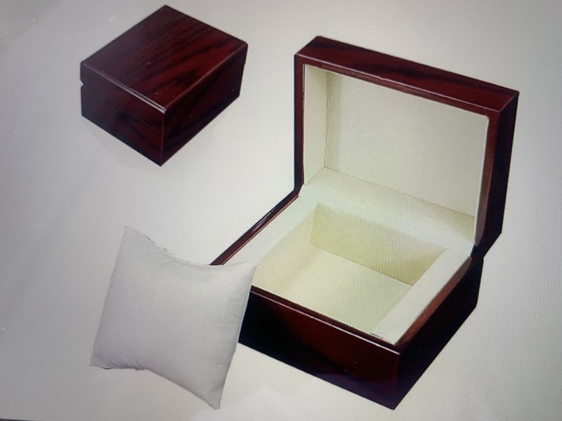 Red Premium Glossy Wooden Wrist Watch/Bangle Pillow Box Single Slot Display