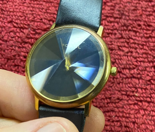 Fossil Brand Bravo Watch Tin 2000 Fossil Watch w Instruction Manual B26