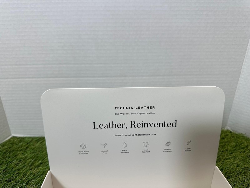 Von Holzhausen The Watch Band Portfolio Apple Watch Bands Zippered Case Leather gallery
