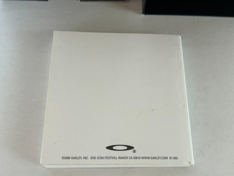 Empty OAKLEY Black D1 Watch (BOX ONLY) 2000 w/Instruction Manual gallery