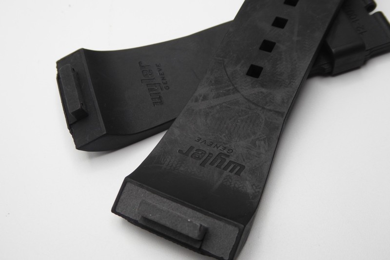 Wyler Code R Black rubber strap 27mm gallery
