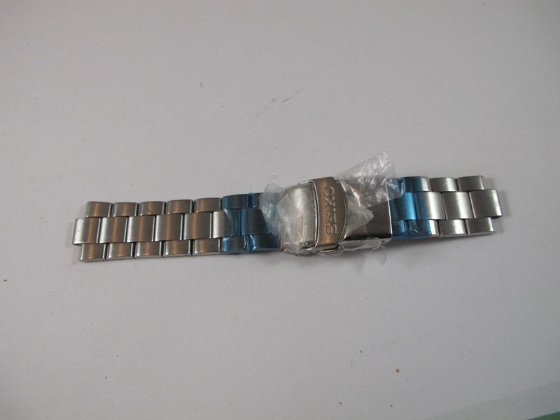 SEIKO MENS G CLASP PUSH BUTTON WITH STAINLESS STEEL BAND SECTION