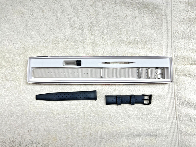 VAER – Standard – Single Pass Watch Strap + FKM Dive Strap [Sand/Silver – Black]