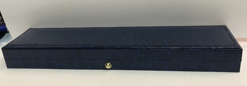 Special 50 Piece Schmuck-Uhren Box 8 19/32X1 7/8X0 7/8in, With Defect