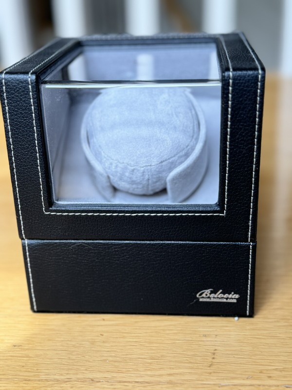 Belocia Automatic Single Watch Winder With Pillow And AC Adapter gallery