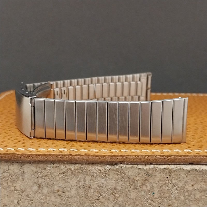 Vintage 18mm Stainless Steel Straight-End Classic 1970s nos Unused Watch Band