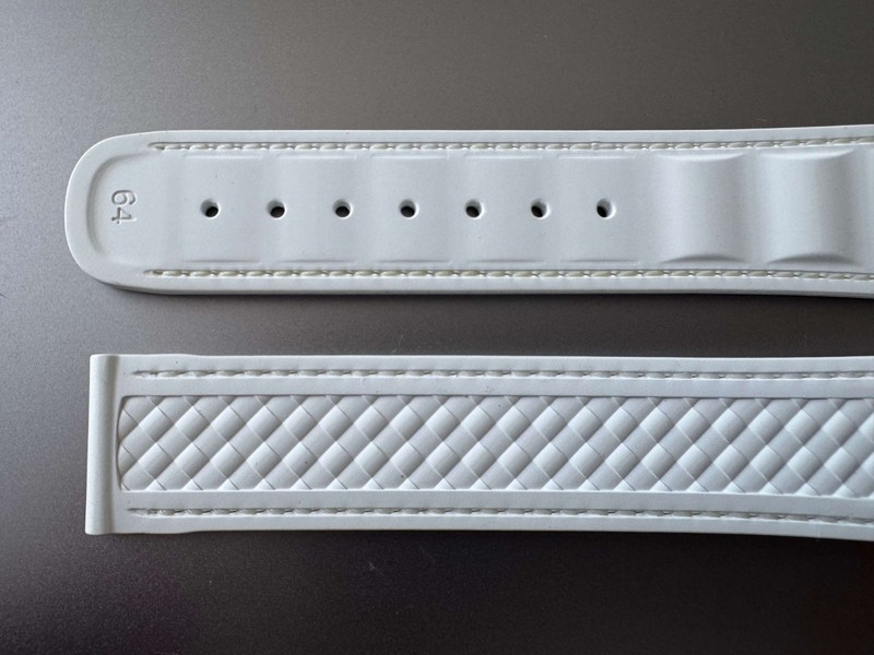White Premium FKM Rubber Watch Strap For Seamaster Aqua Terra 150M 41mm 20m gallery