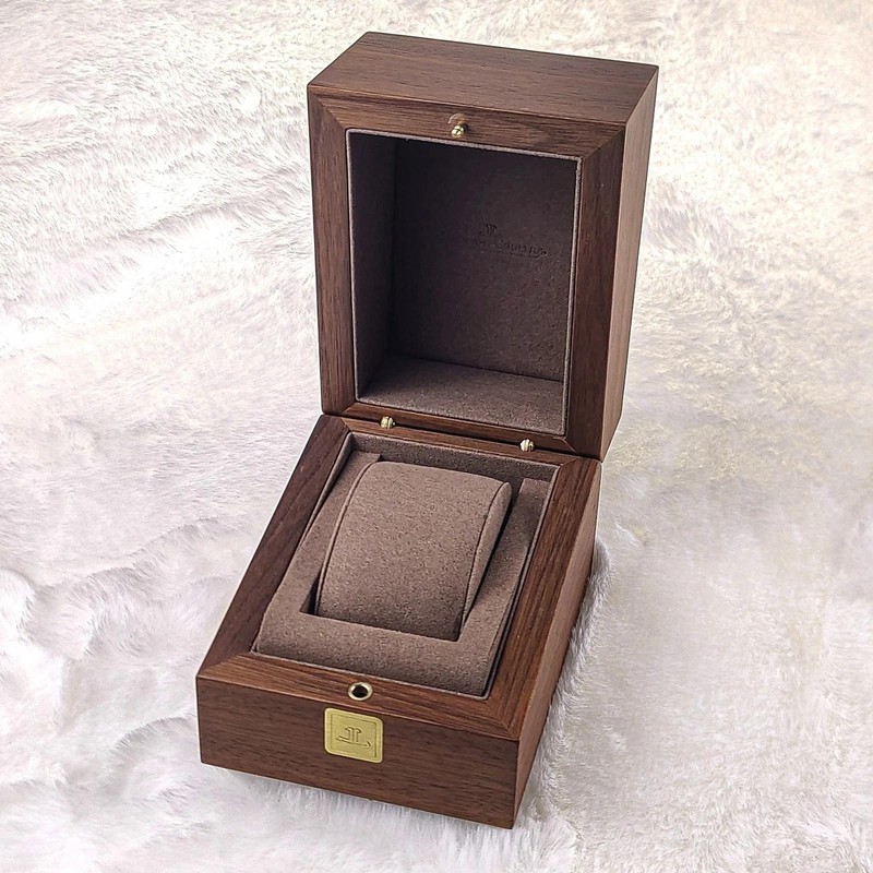 New Jaeger LeCoultre Wooden Watch Display Case Storage Box JLC gallery