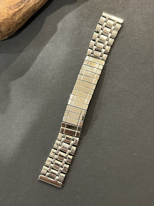 17 1/2 mm VINTAGE 1960’s HONG KONG STAINLESS STEEL MEN’S STRETCH WATCH BAND NOS