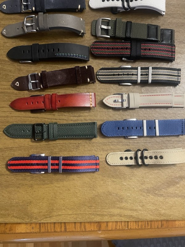 Lot of 40 Used Watch Bands Straps Leather Nylon Rubber Multicolor 18/20/22mm gallery
