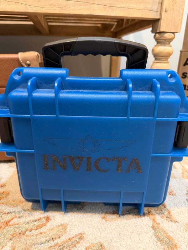 invicta 3 slot watch case-blue