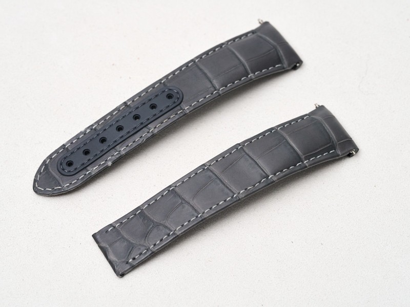 Omega 21mm Dark Side Moon Grey Alligator Strap Speedmaster CUZ004450 21/18mm