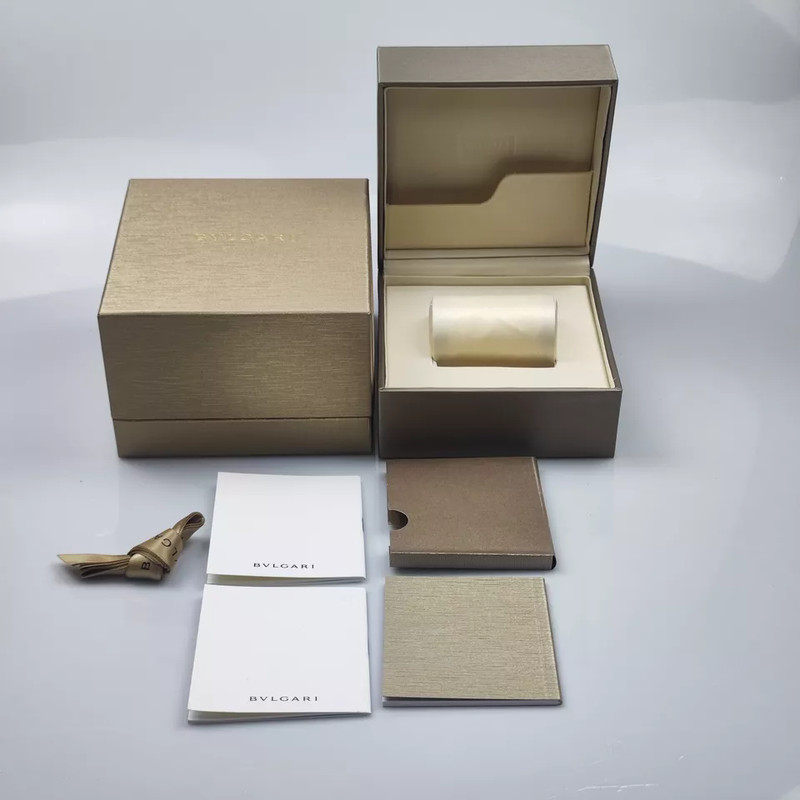 Bvlgari Watch Box Set: Ideal Collection Centerpiece for Watch Enthusiasts