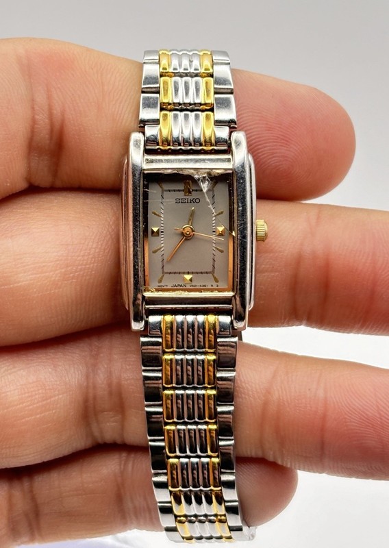Seiko Women’s V401-5660 Quartz 2 Tone Gold & Silver Bracelet #7.2 Read!!!
