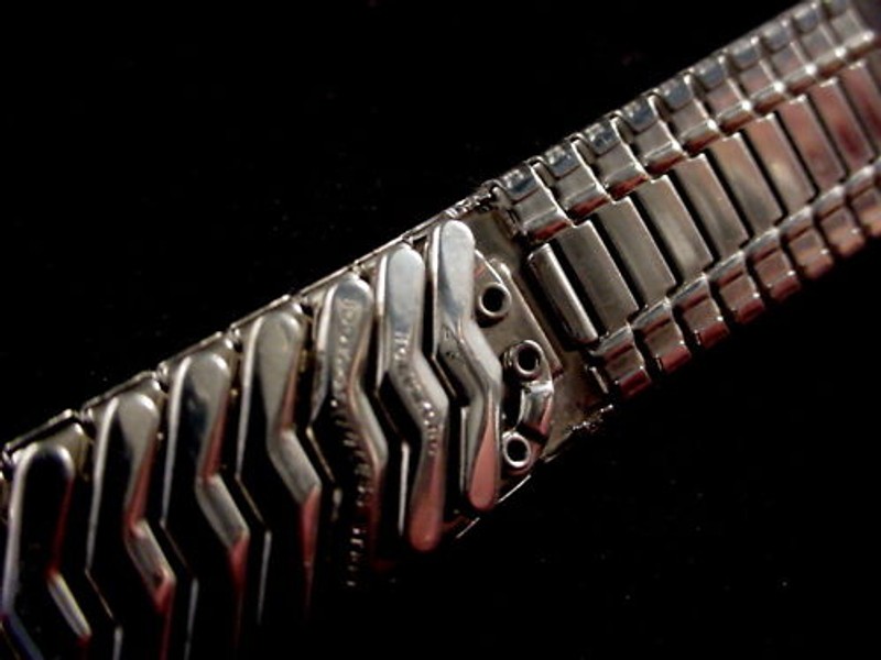 Vintage NOS Accutron Size Center X watch band 15-21mm gallery