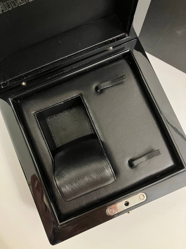Audemars Piguet watch box for Worth Avenue ROYAL OAK OFFSHORE gallery