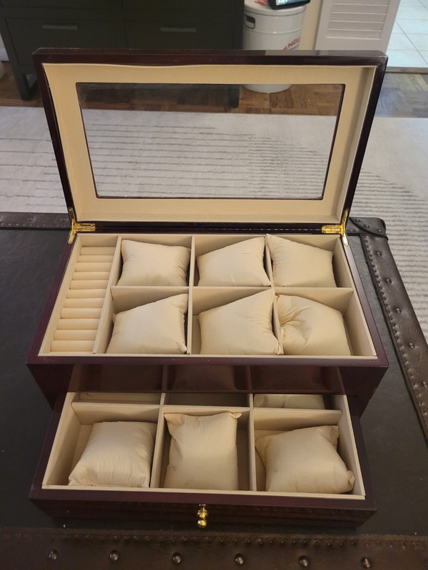 Cherry Wood Beautiful Watch/Jewelry Box Display Case