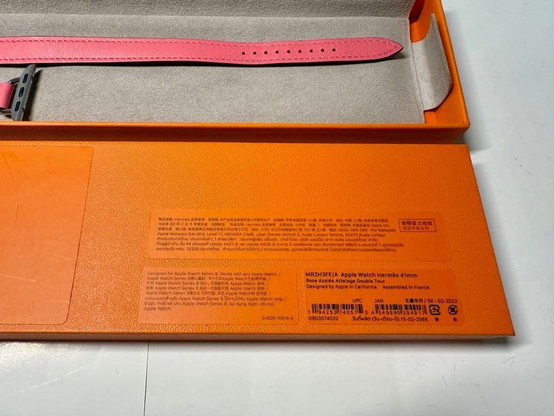 Hermès Rose Azalée Apple Watch Band 41mm Used Excellent Condition gallery