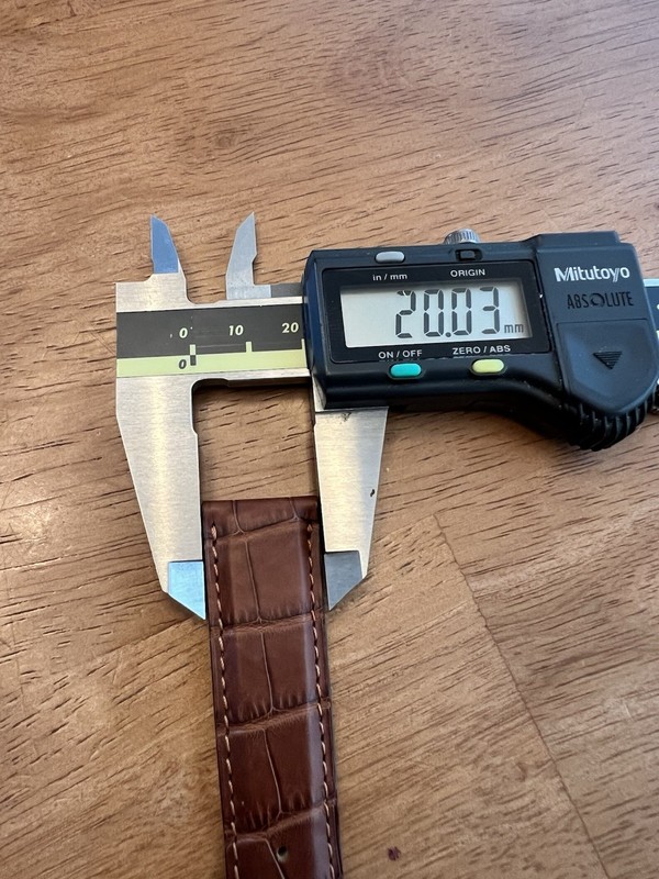 Authentic Cartier Brown Alligator Leather Strap With Solid 18k Yellow Buckle gallery