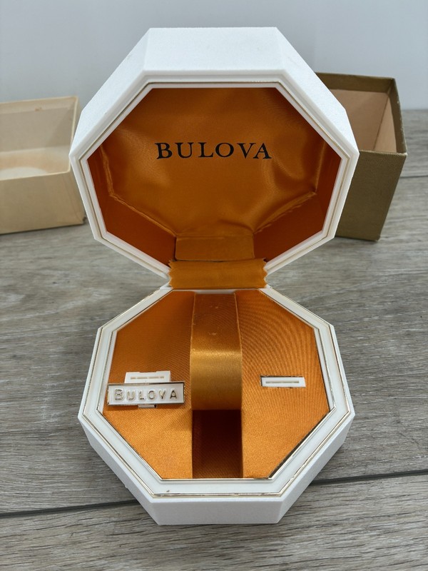 Vintage Bulova Excellence Collection Watch Box Arrow With CW Smith Jeweler Decal